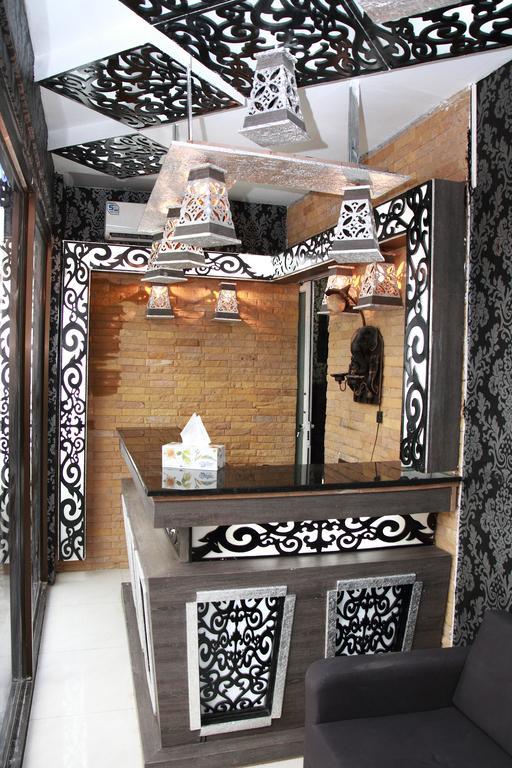 Harrys Suite Hotel バンコク都 エクステリア 写真