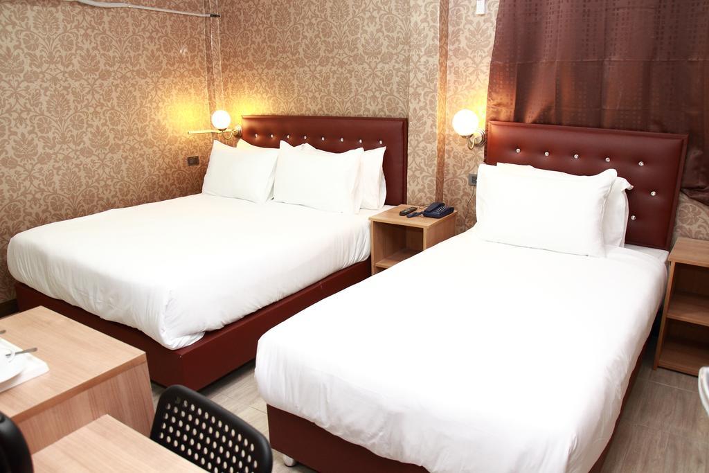 Harrys Suite Hotel バンコク都 部屋 写真