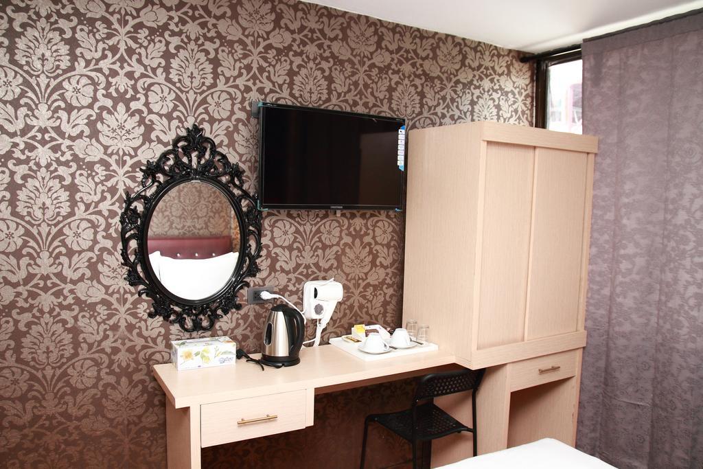 Harrys Suite Hotel バンコク都 エクステリア 写真