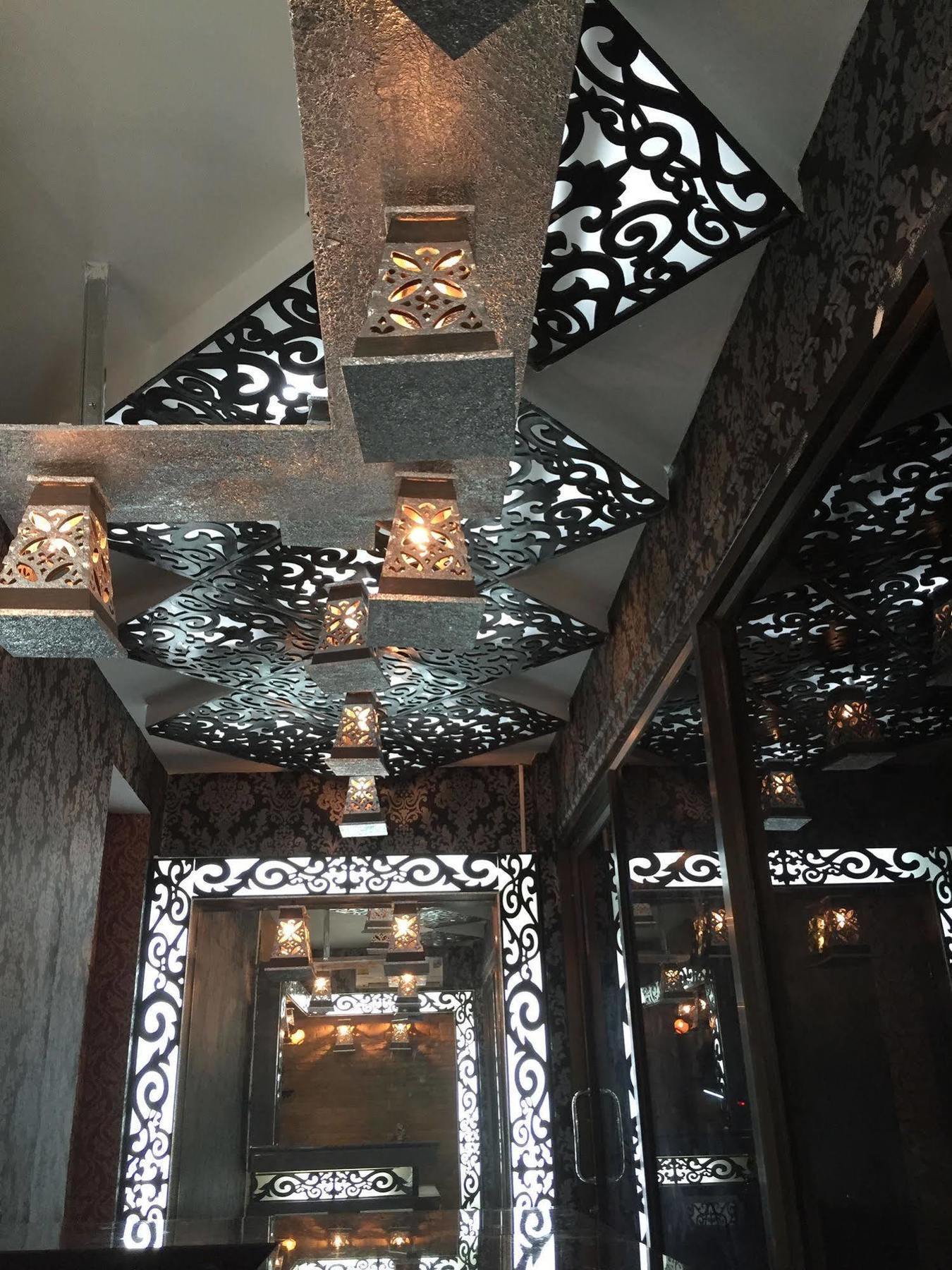 Harrys Suite Hotel バンコク都 エクステリア 写真