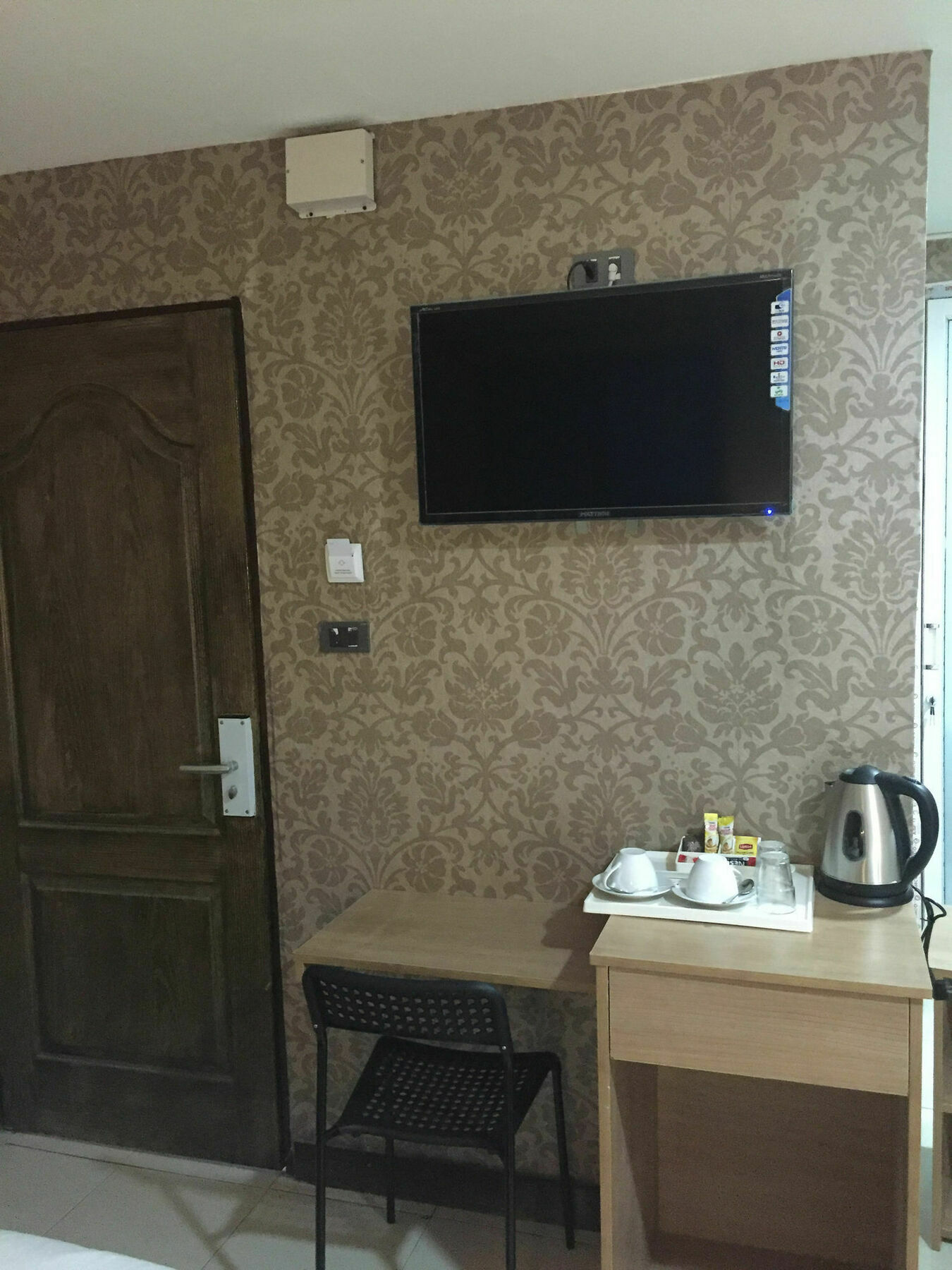 Harrys Suite Hotel バンコク都 エクステリア 写真